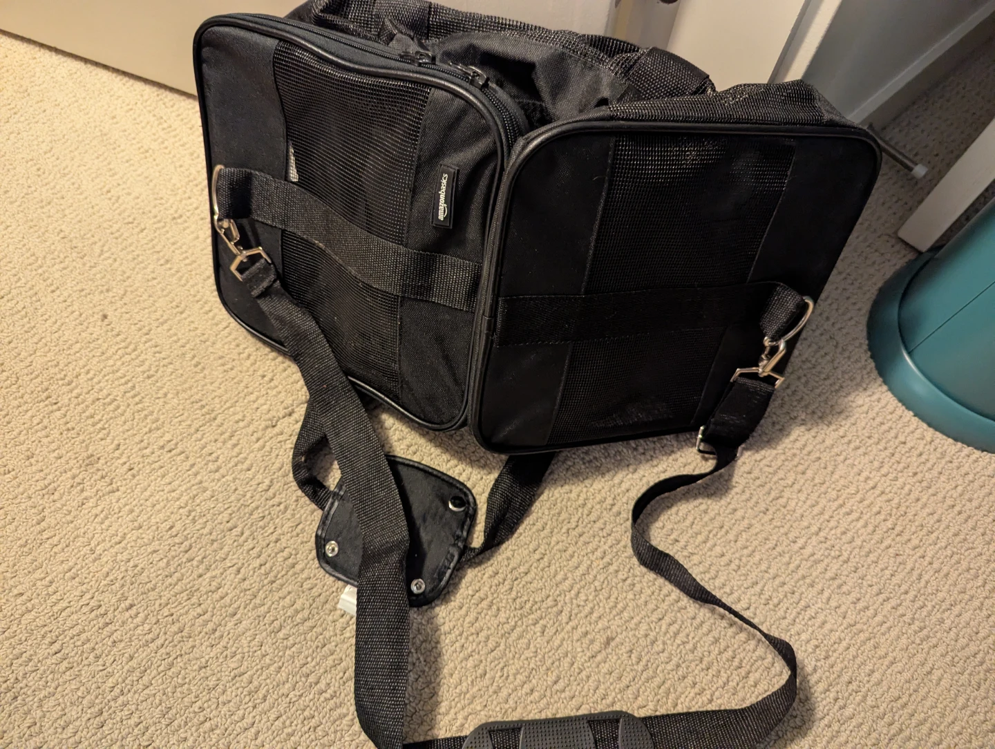 Amazon Basics Pet Carrier Bag