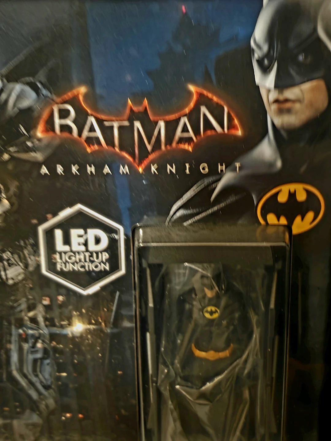 Hot Toys Batman Arkham Knight Armory Miniature Collectible Set - photo 5