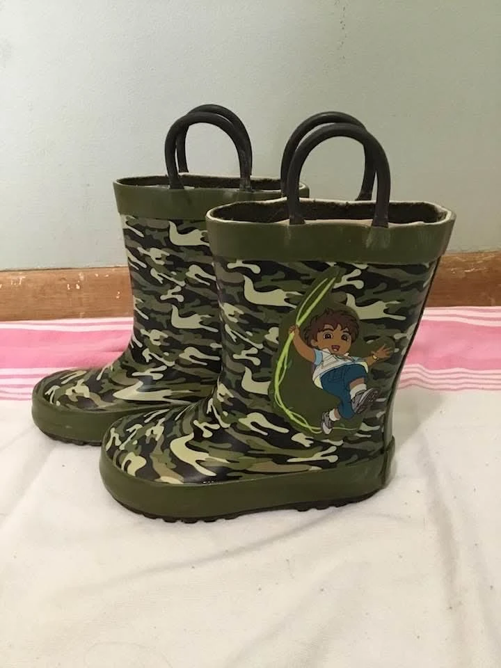 Diego sz 6 rain boots