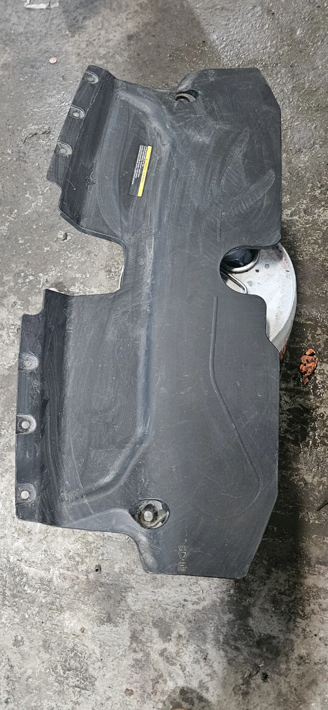 Radiador suport cover for infinti q50 3.7