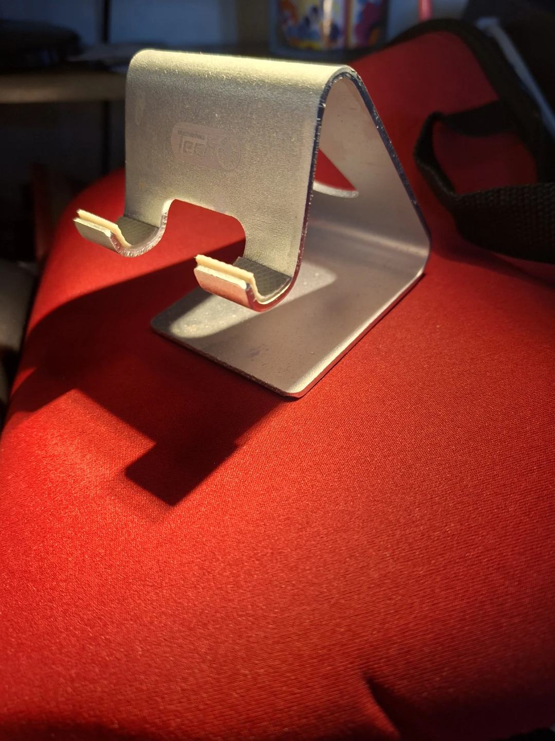 🥕Tech 1 Aluminum Phone Stand - photo 4