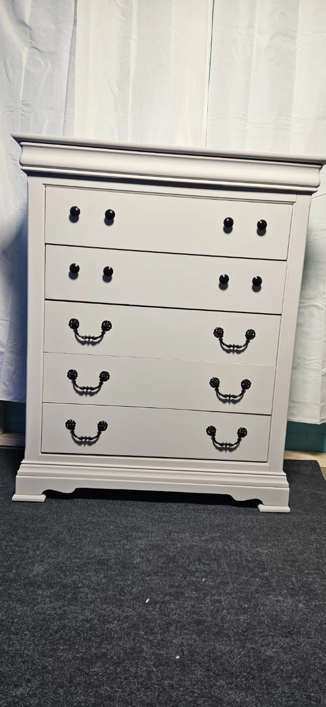 Grey 5-Drawer Dresser with Black Hardware - photo 3