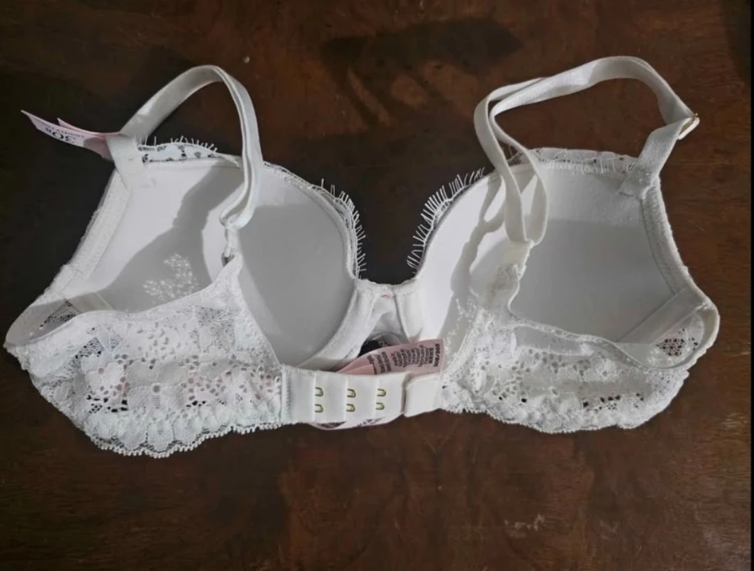 Victoria's Secret White Lace Bra 30B - photo 2