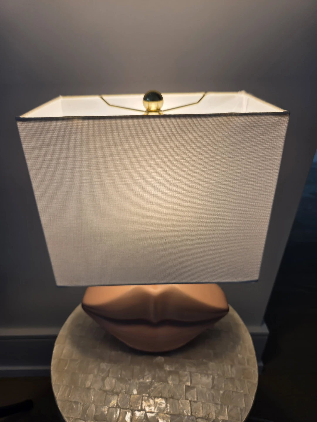Pink Lips Ceramic Table Lamp - photo 4