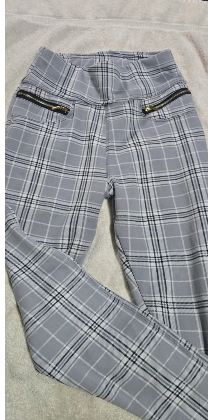 Streetwear Society Plaid Pants - Size Medium - photo 2