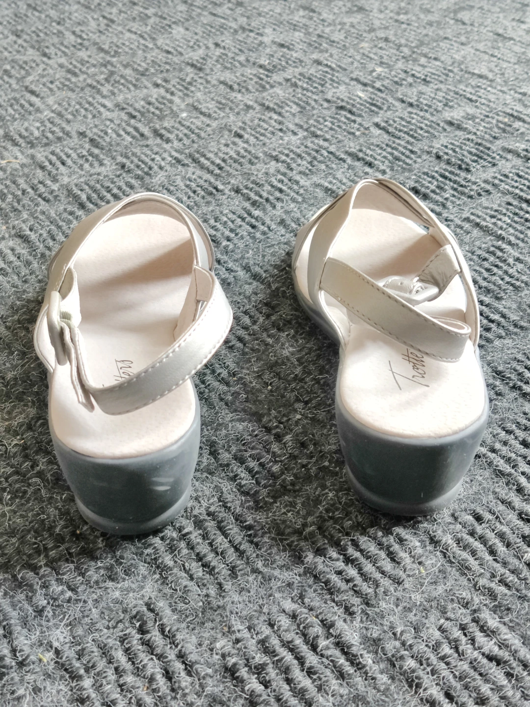 Women Trotters Criss-Cross Summer Sandals Mid Heel - Size 6.5 - photo 4