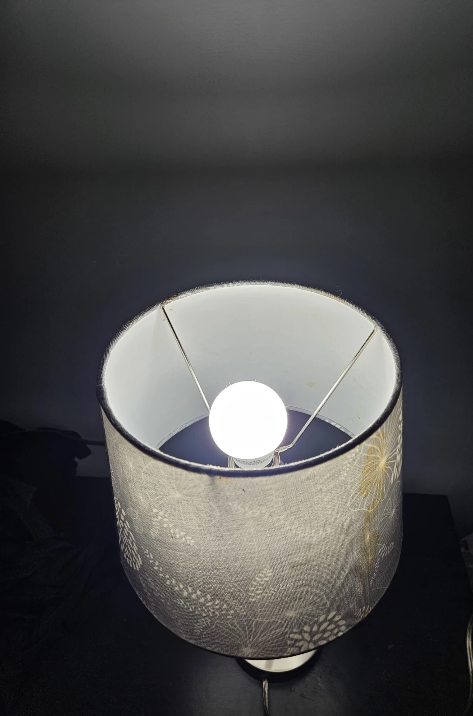 Table Lamp with Decorative Shade - photo 3
