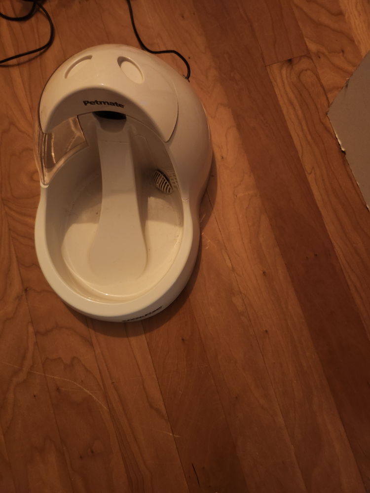 Petmate White Pet Water Fountain