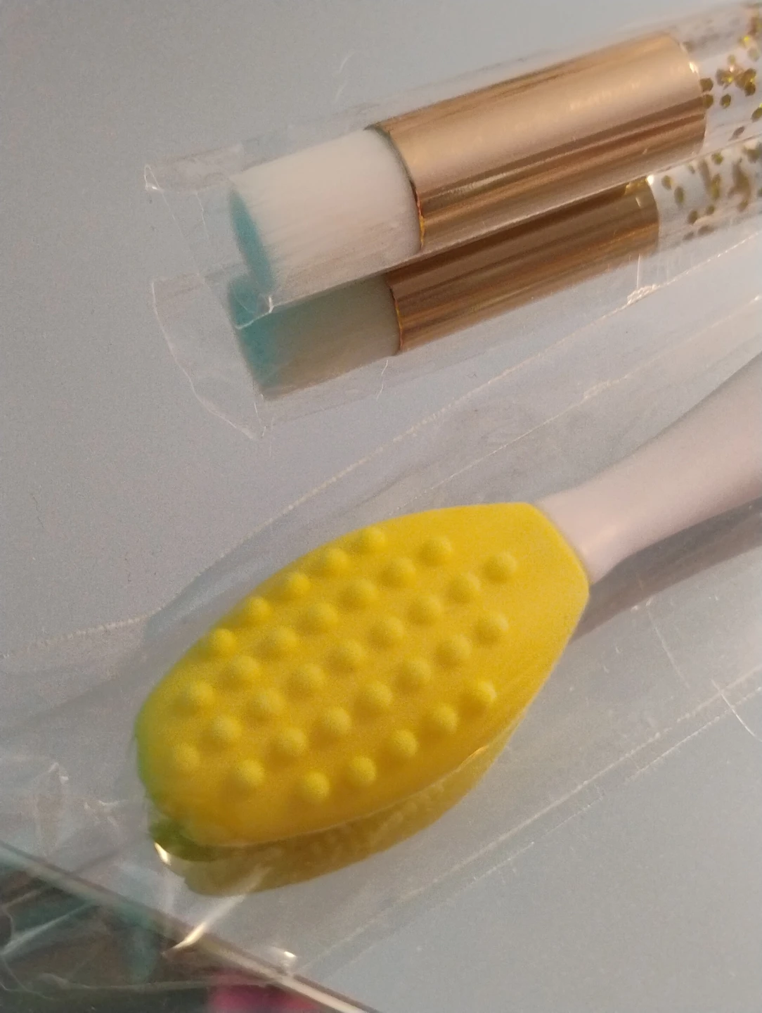 Yellow Silicone Lip Scrub Brush and Glitter Lash Cleansing Brush - photo 3