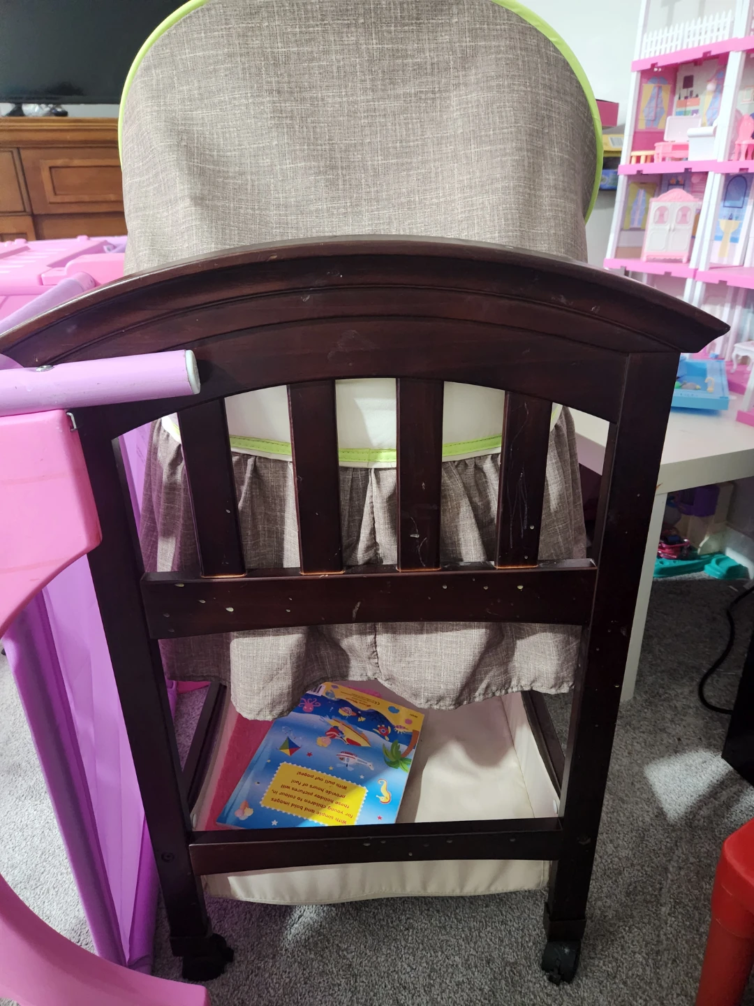 Free baby bassinet and toddler bed with mattress - photo 5
