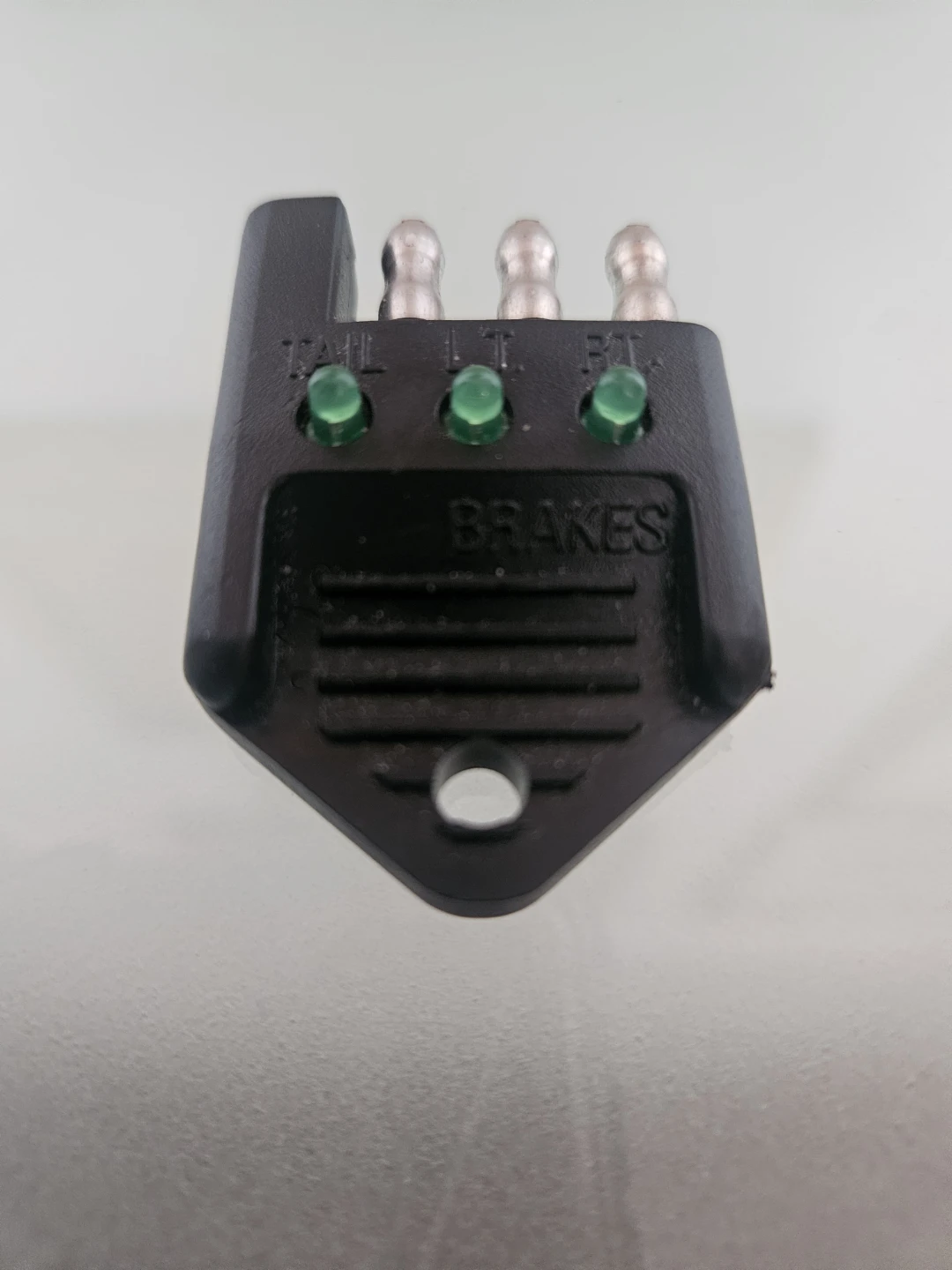 4-Pin Trailer Connector with Indicator Lights