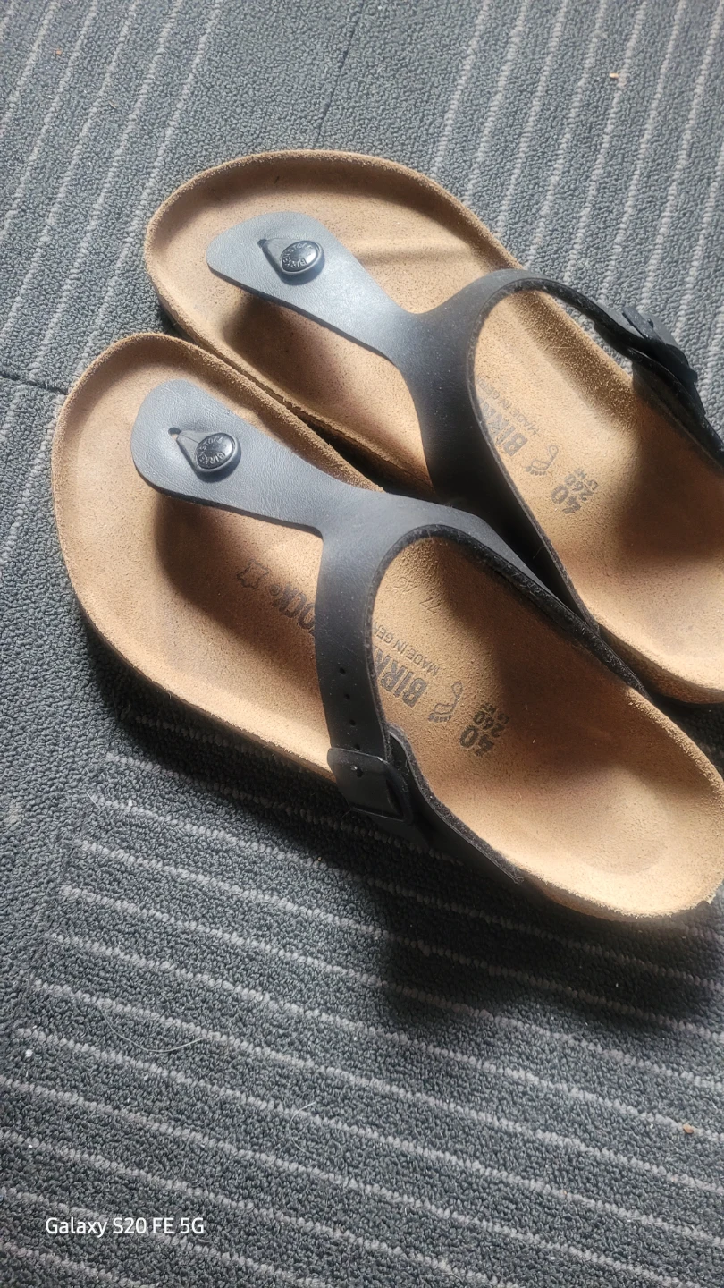 Birkenstock Black Sandals ladies Size 9 /10 🌱