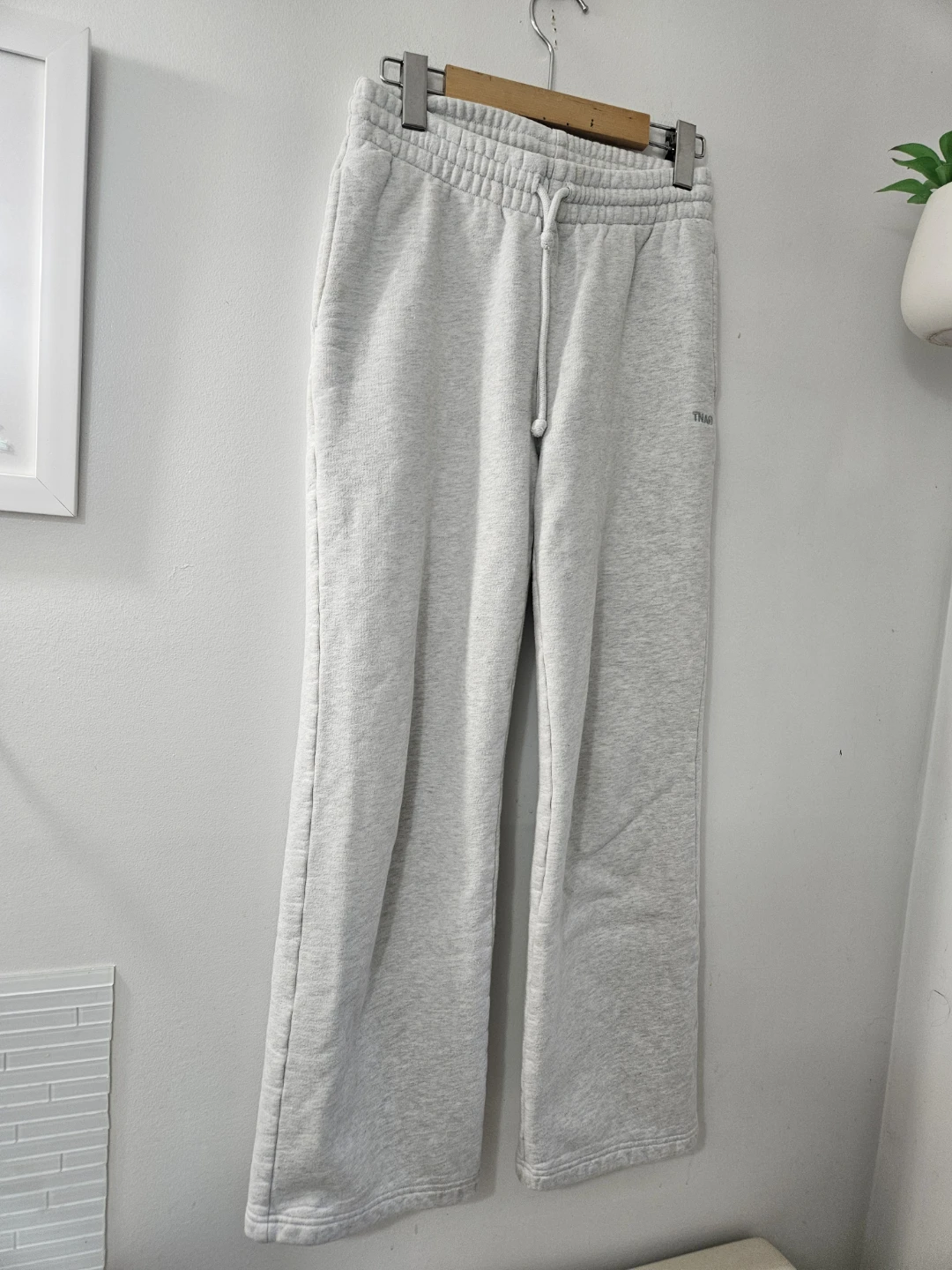Tna straight leg sweatpants | size xs - photo 3