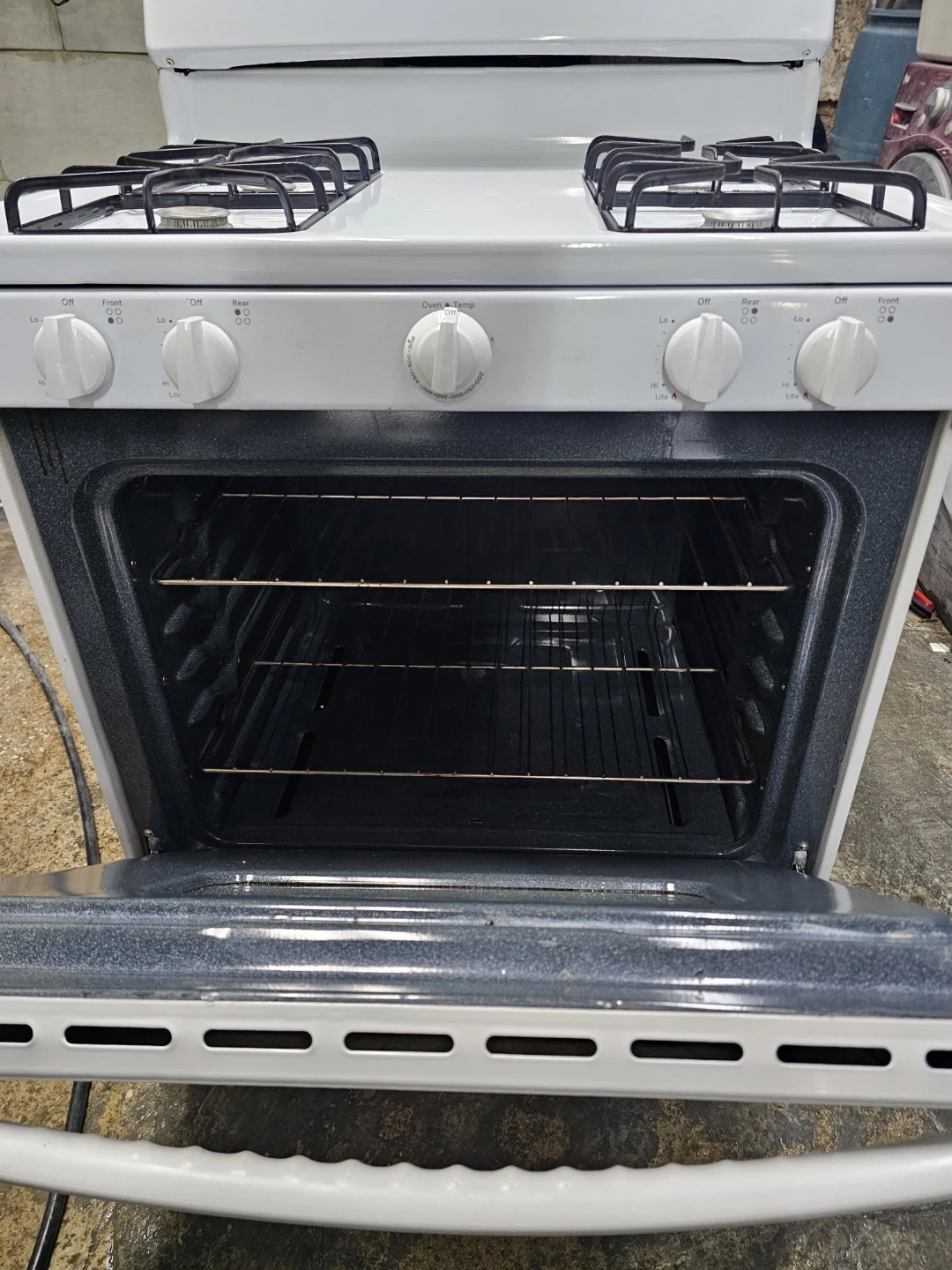 Ge 30in white gas stove - photo 2