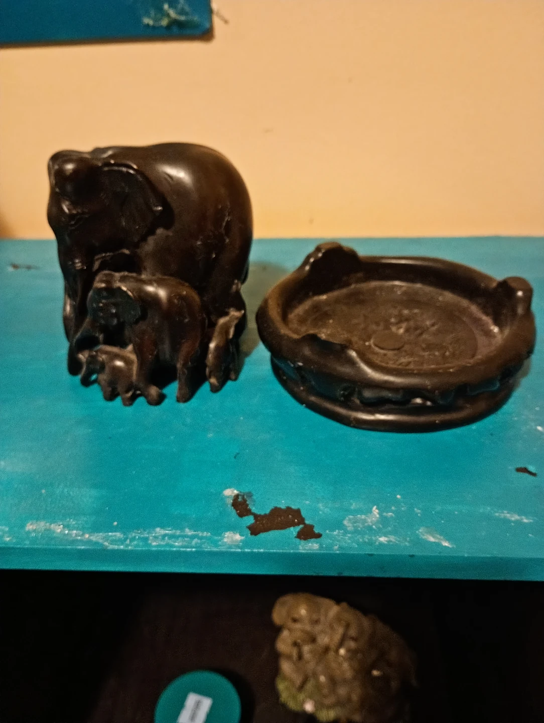 Dark Elephant Family Figurine - photo 3