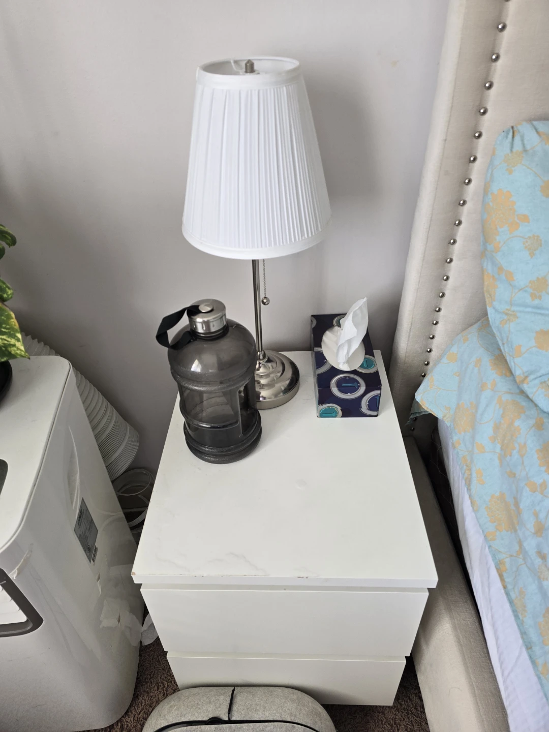 Nightstands with lamps