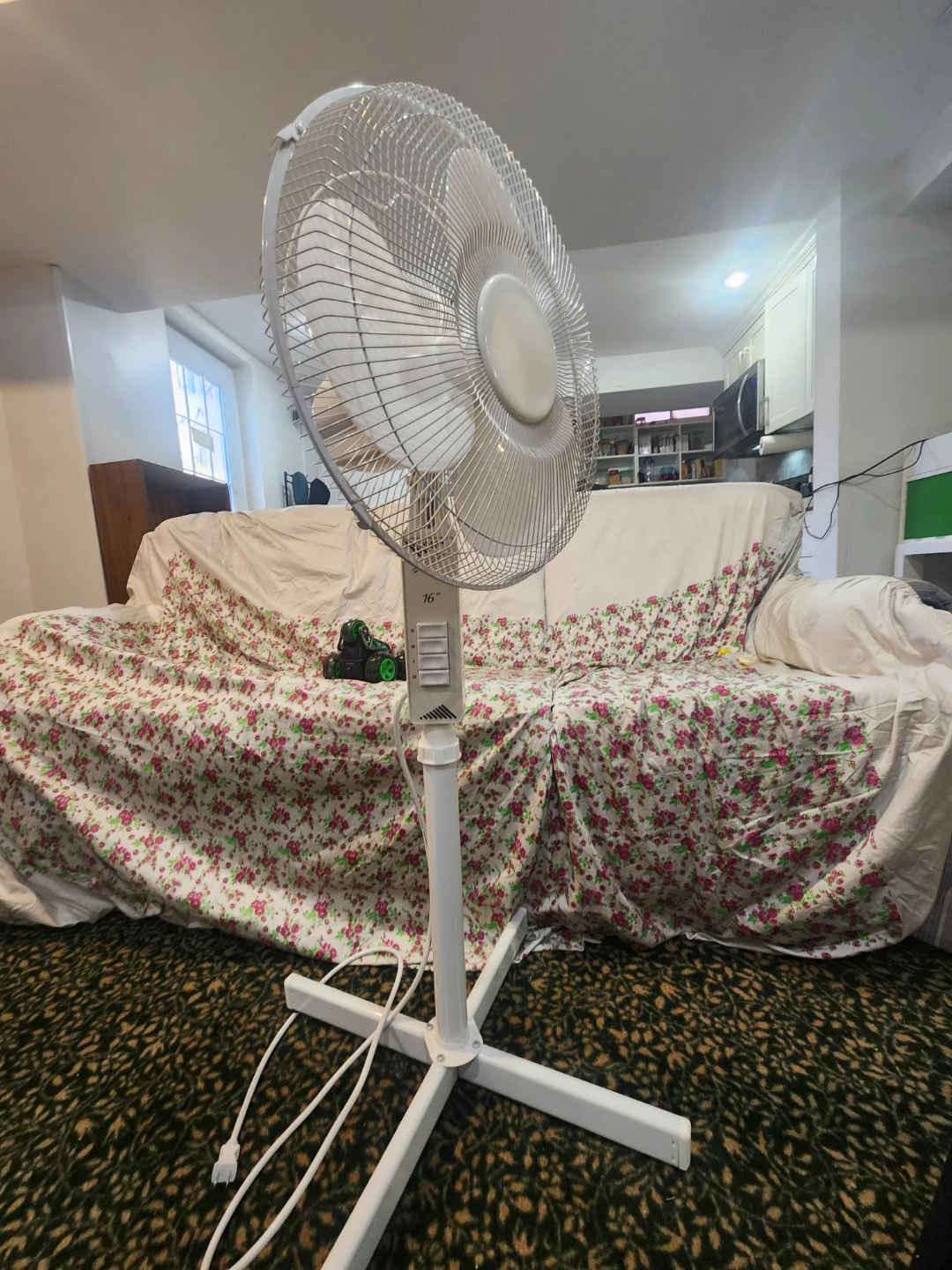 White 16" Pedestal Fan - photo 2
