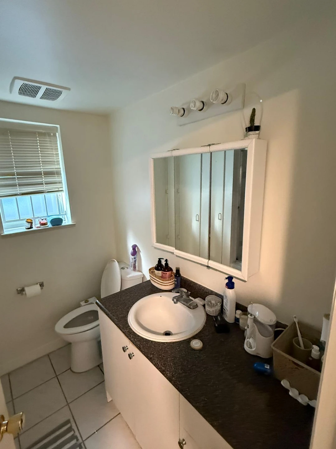Room For Rent - photo 4