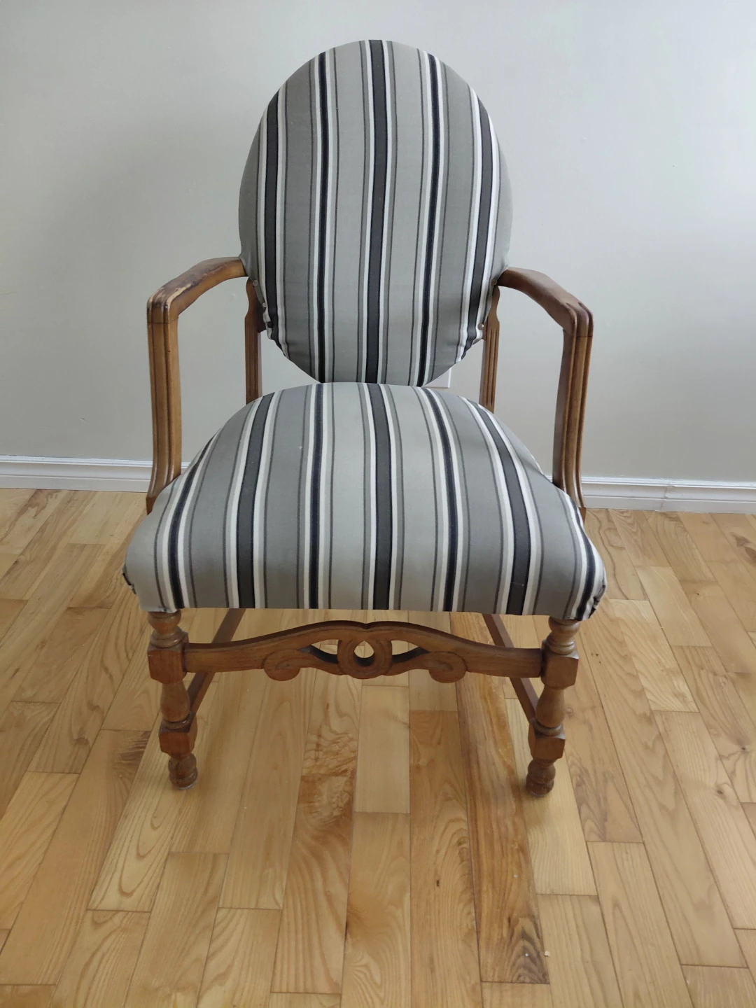 Armchair with Striped Upholstery - photo 2