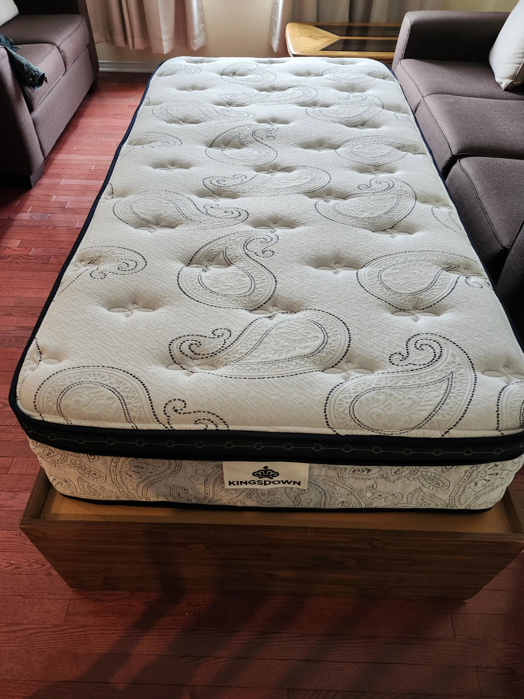 Kingsdown 39" Bainwick Twin Mattresses with storage bed base. - photo 5