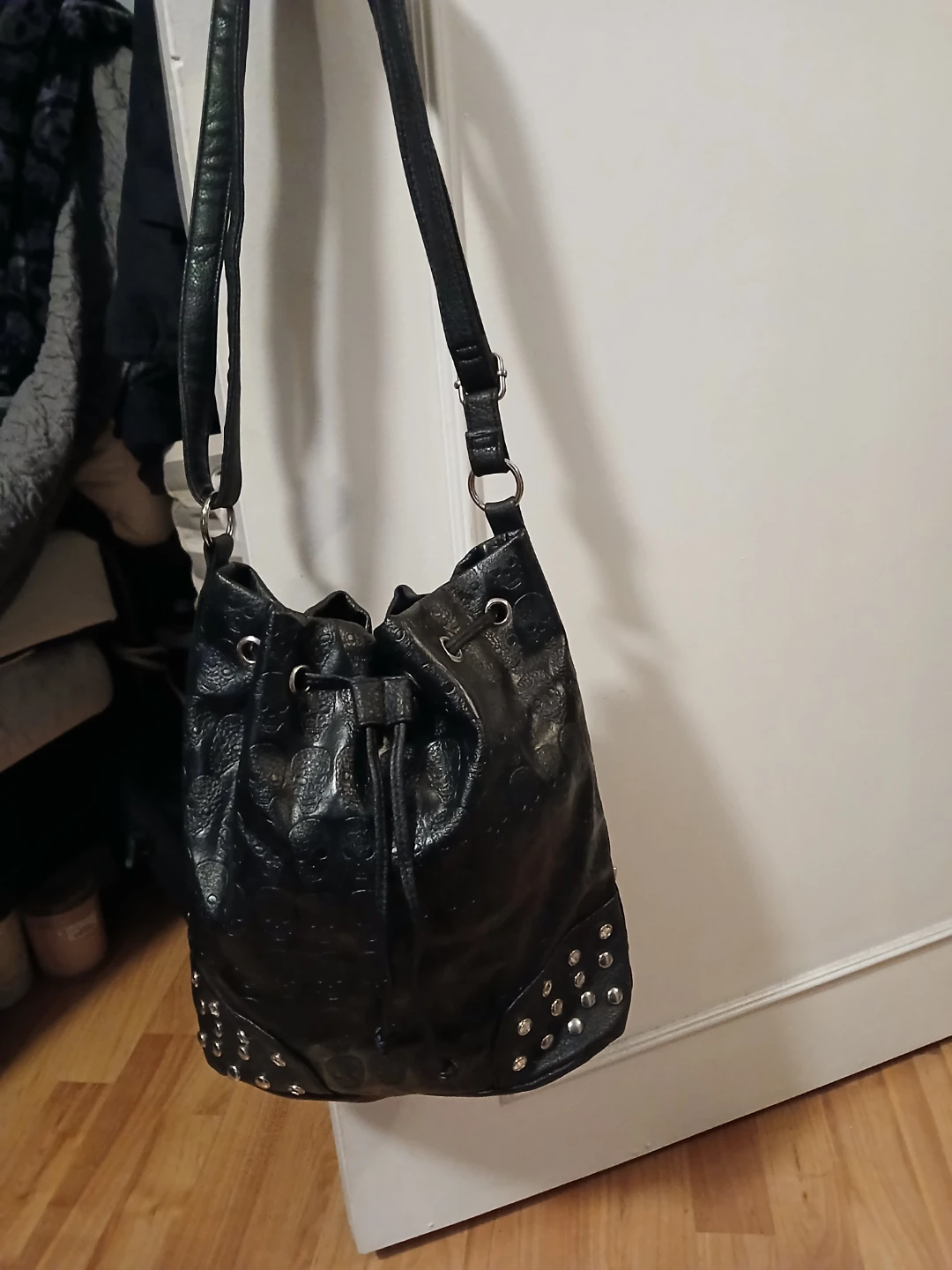 Black Skull Embossed Drawstring Purse - photo 4
