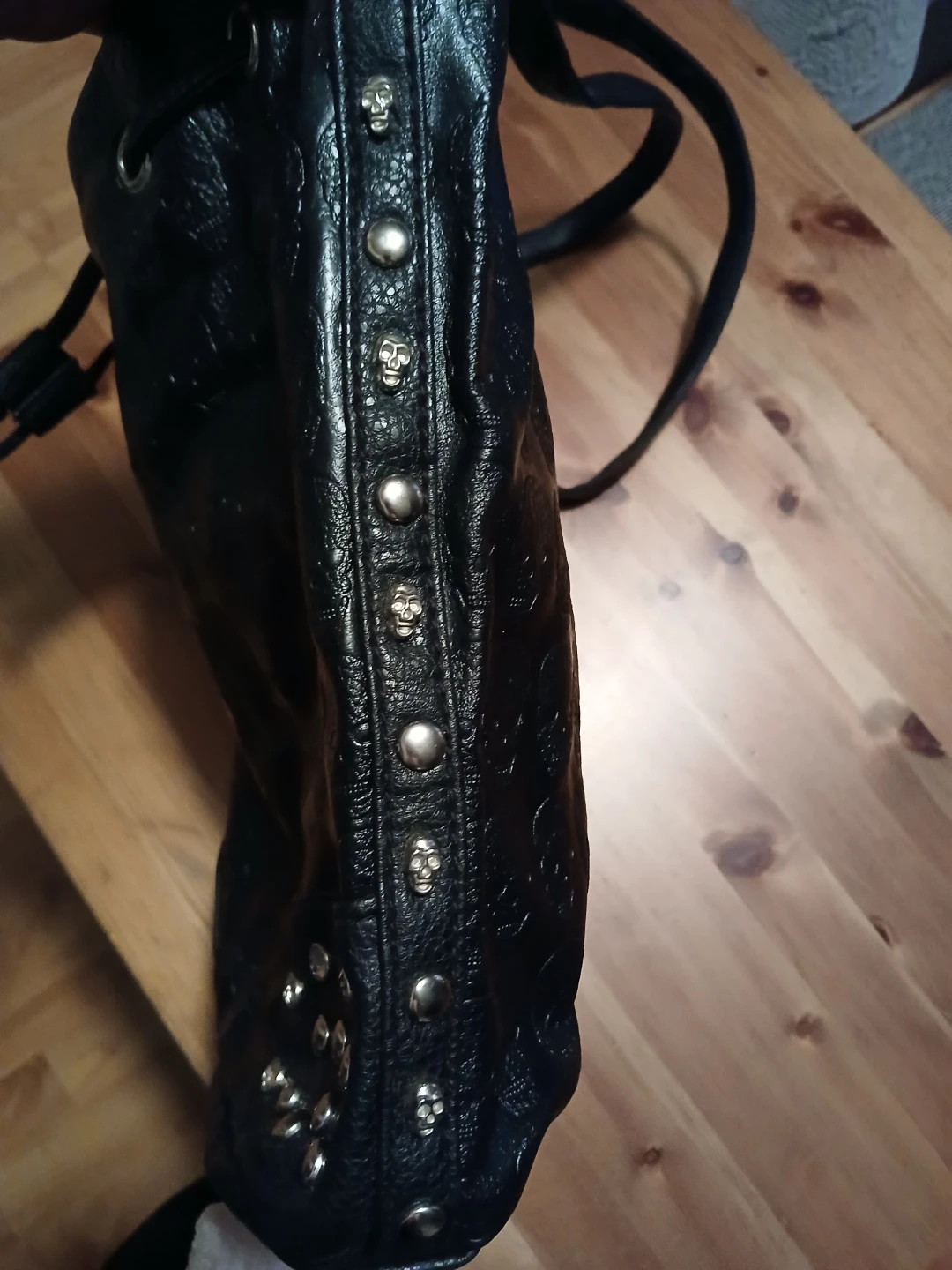Black Skull Embossed Drawstring Purse - photo 5