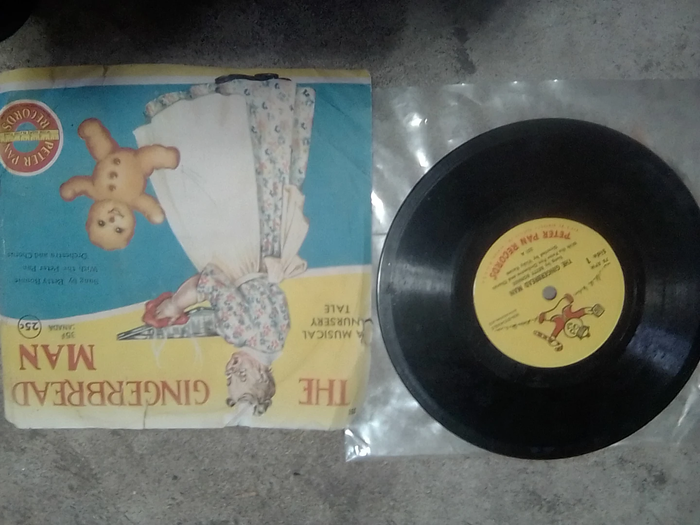 The gingerman,  peter pan, and a Christmas carol vintage disks - photo 5