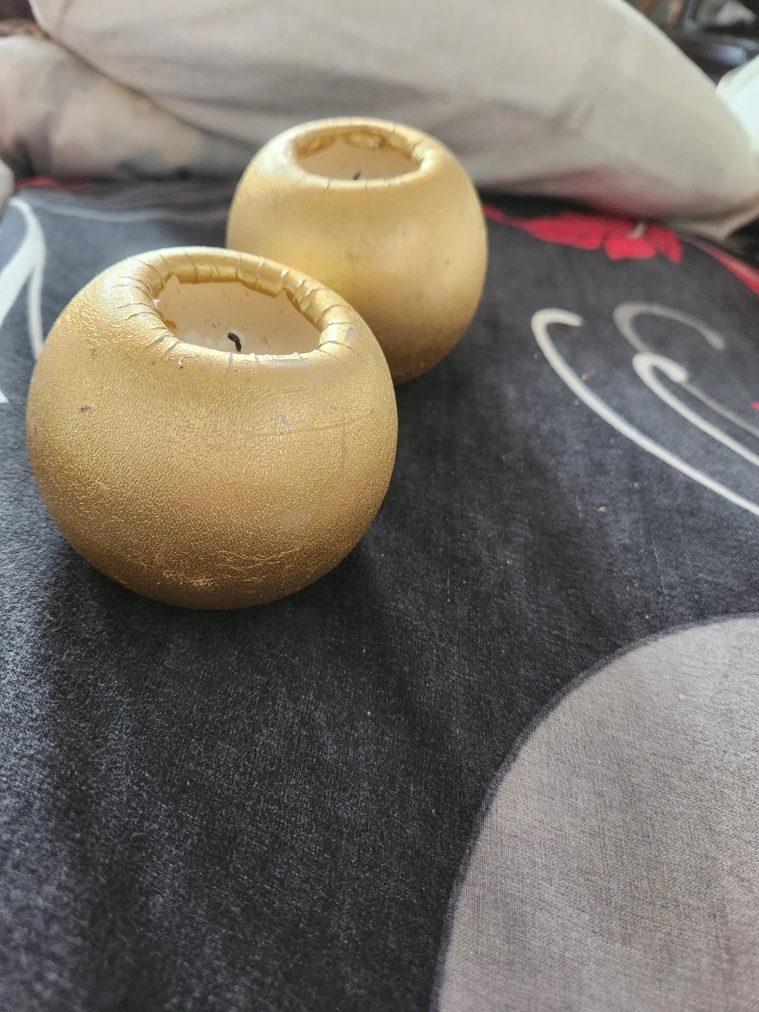 Set of 2 Gold Round Candles 🥕 - photo 2
