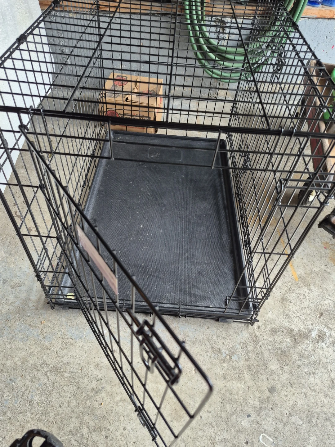 Amazing Dog Crate - great condition - photo 3