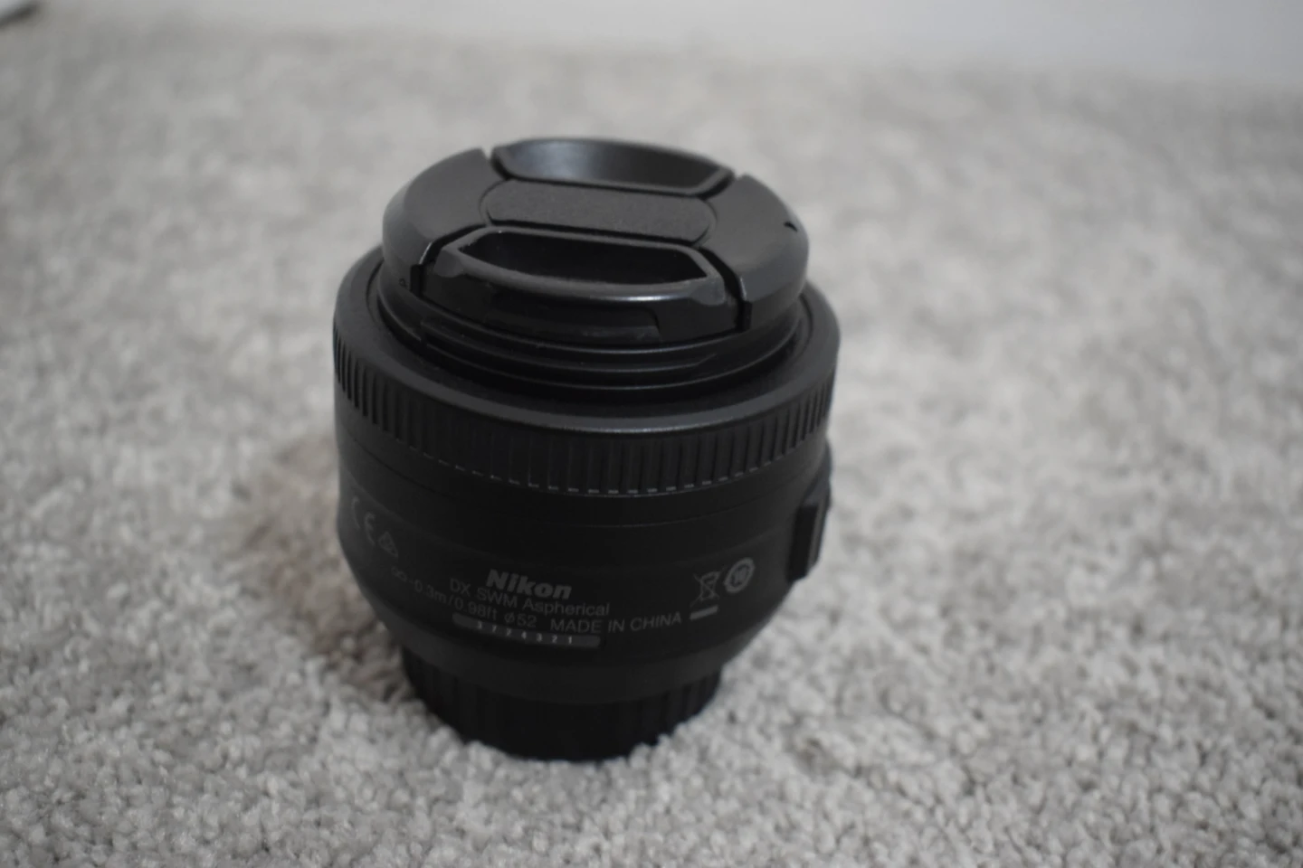 Nikon AF-S NIKKOR 35mm 1:1.8G DX Lens - photo 2