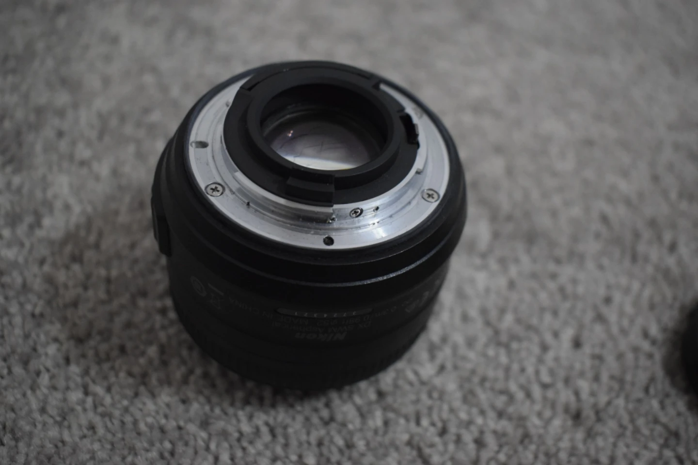 Nikon AF-S NIKKOR 35mm 1:1.8G DX Lens - photo 4