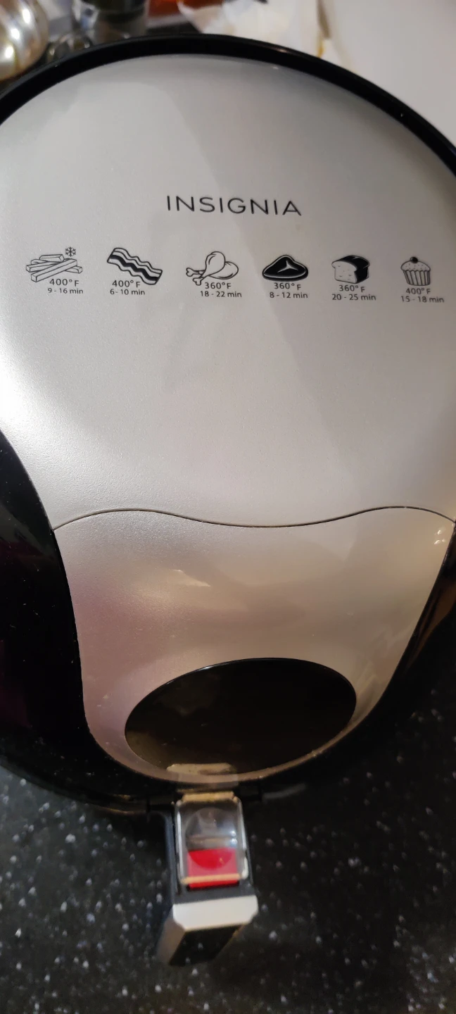 Insignia Air Fryer - photo 2