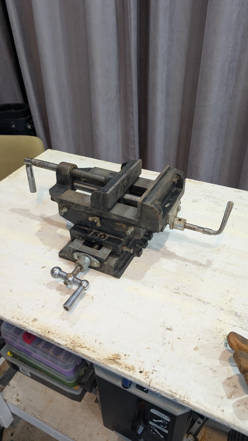 Cross-Slide Drill Press Vise 5 5/8"