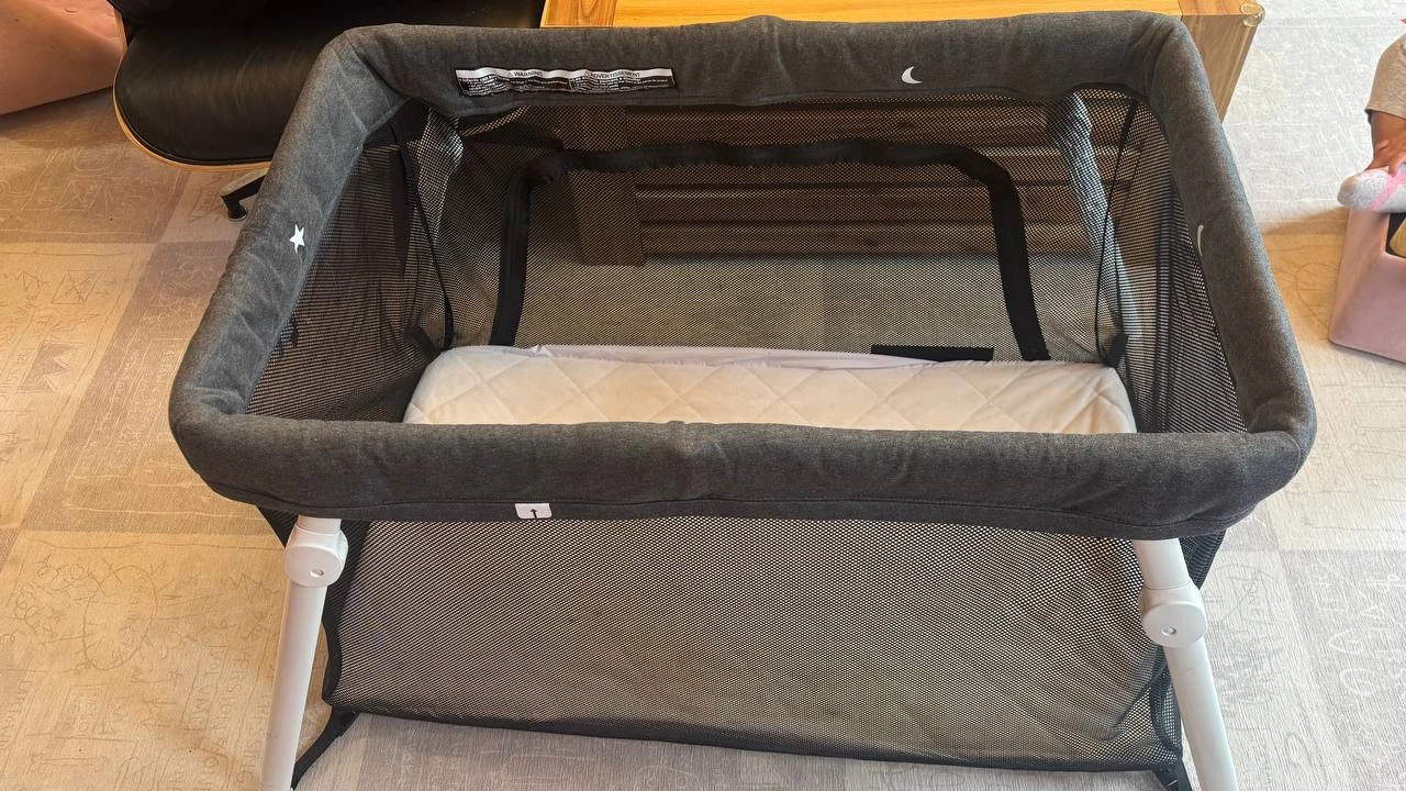 Guava Family Lotus Travel Crib