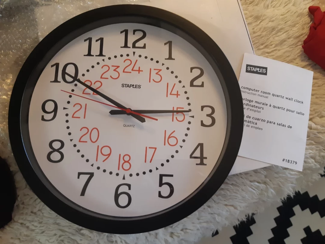Staples Black 14-inch Quartz Wall Clock BNIB 🥕 - photo 2