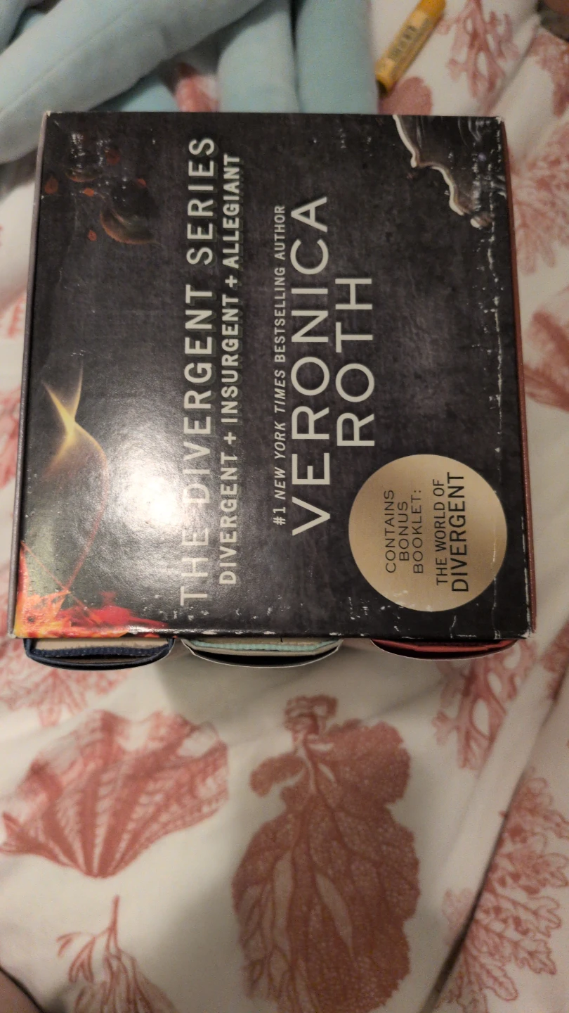 The Divergent Series Box Set by Veronica Roth - photo 4