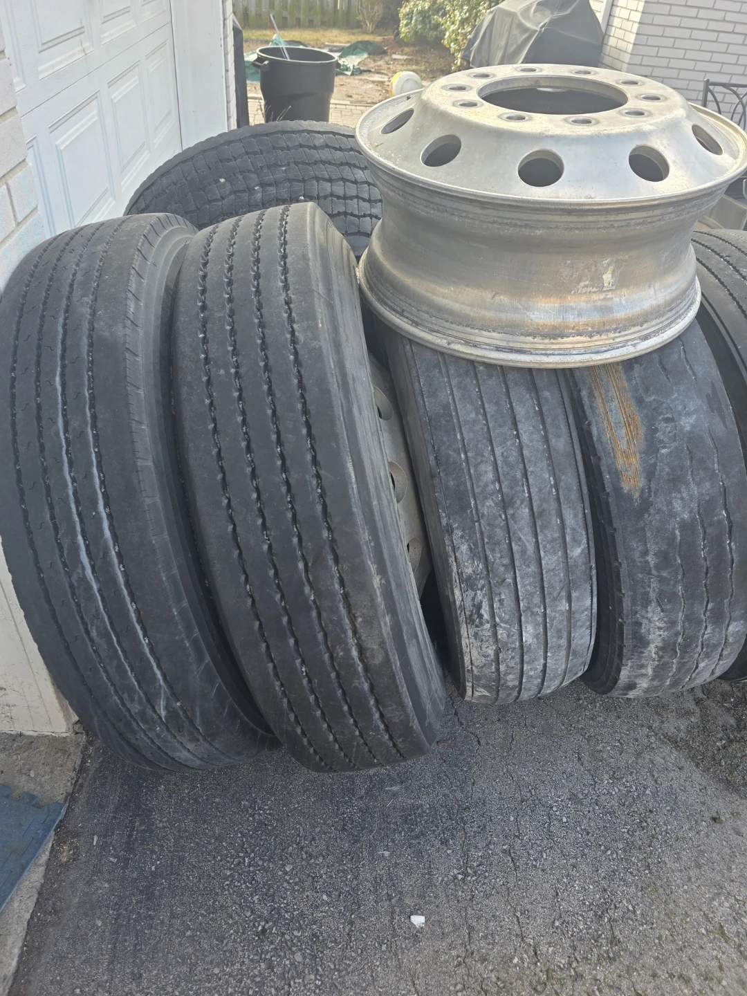 Used Semi Truck Tires and Rims - photo 4