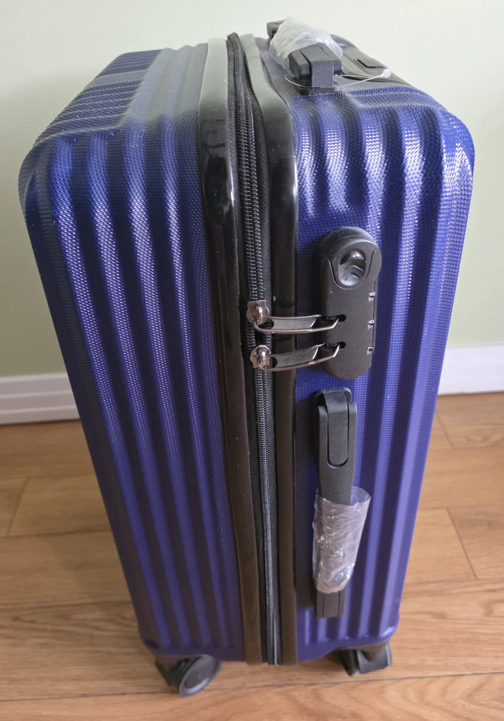 Blue Hardshell Carry-On Cabin Trolley 54cm - photo 3