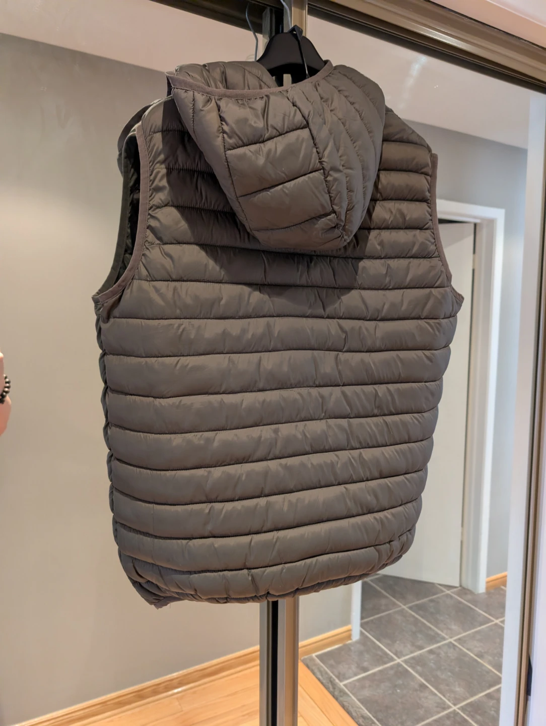 H&M Olive Puffer Vest with Hood -  Size L - photo 4