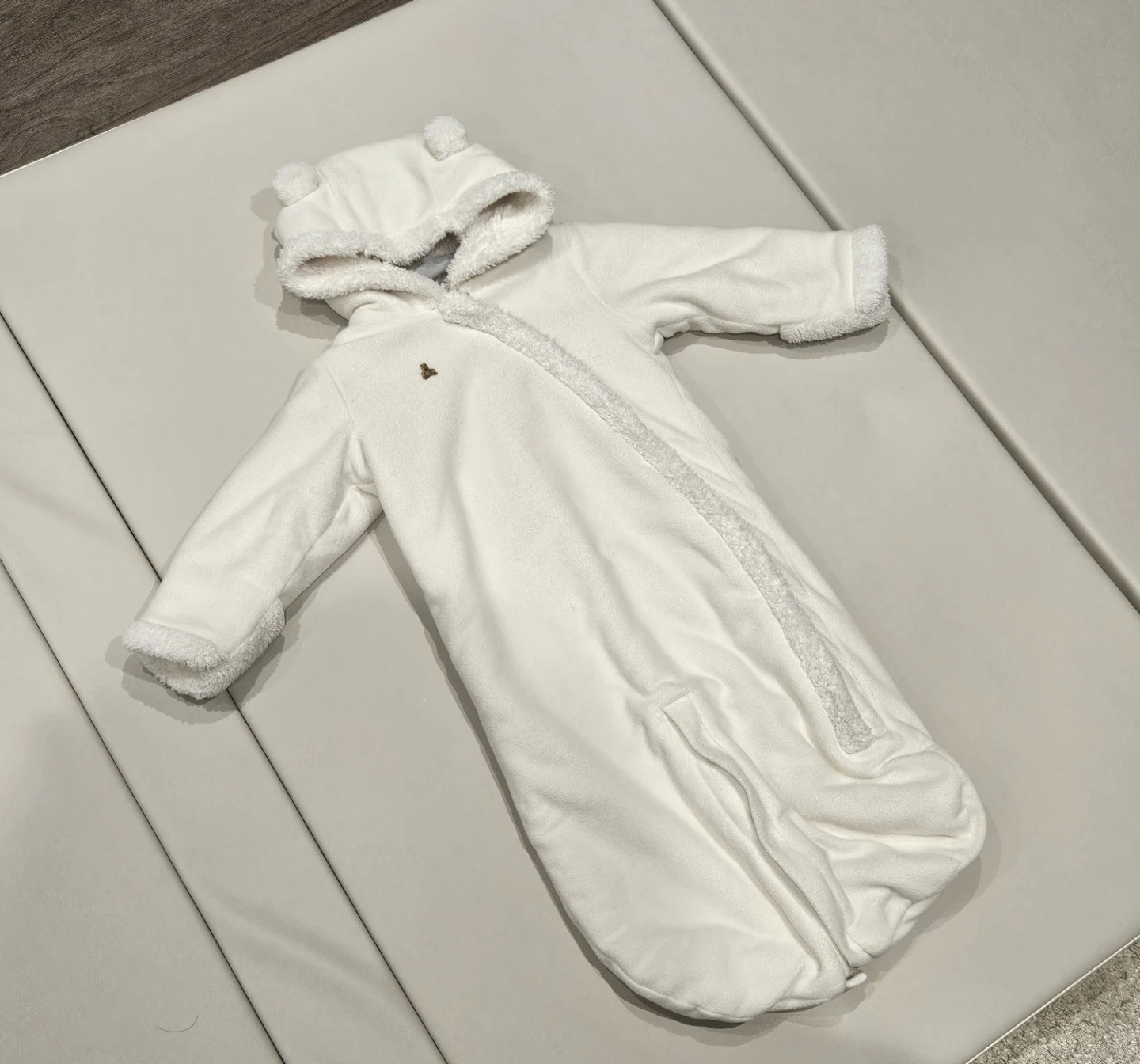 6-12 months Gap Baby White Bear Fleece Bunting Snowsuit Hooded - photo 4