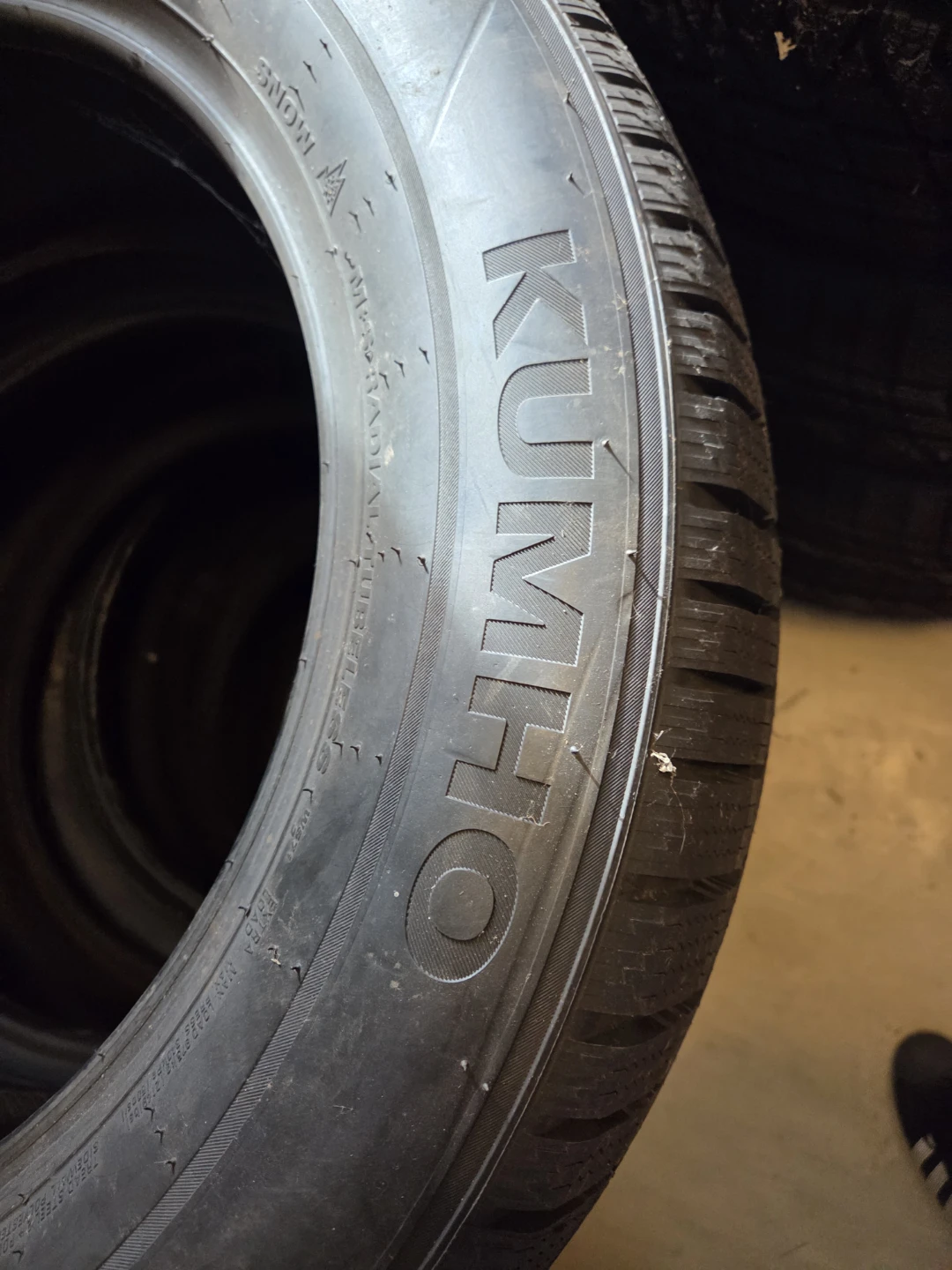 Kumho Wintercraft WS71 XL Winter Tires - 235/60R18