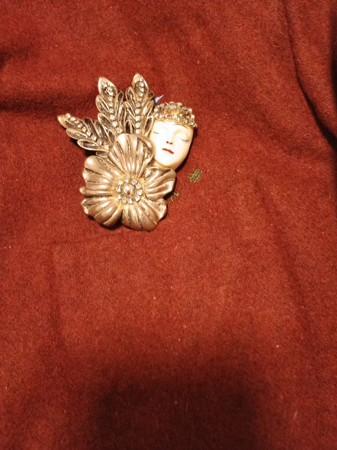 Vintage Brooch with Flower and Face Design - photo 2