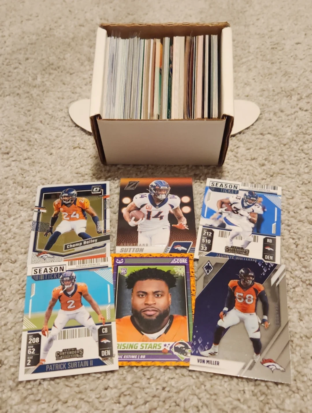 Denver Broncos, 200 Football Cards Team lot - photo 2