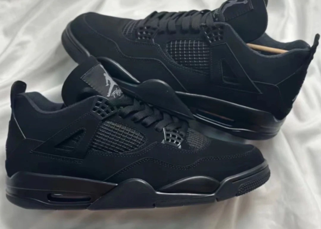 Air Jordan 4 "Black Cat"