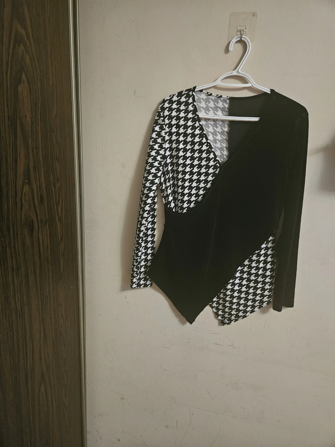 Black and White Houndstooth Asymmetrical Top - photo 2
