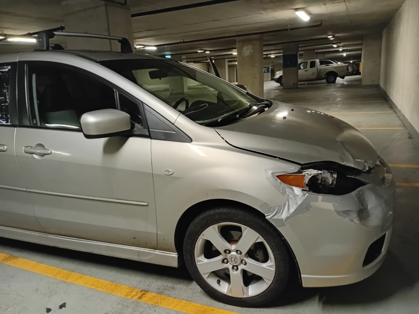 Mazda 5 Silver Minivan - photo 5