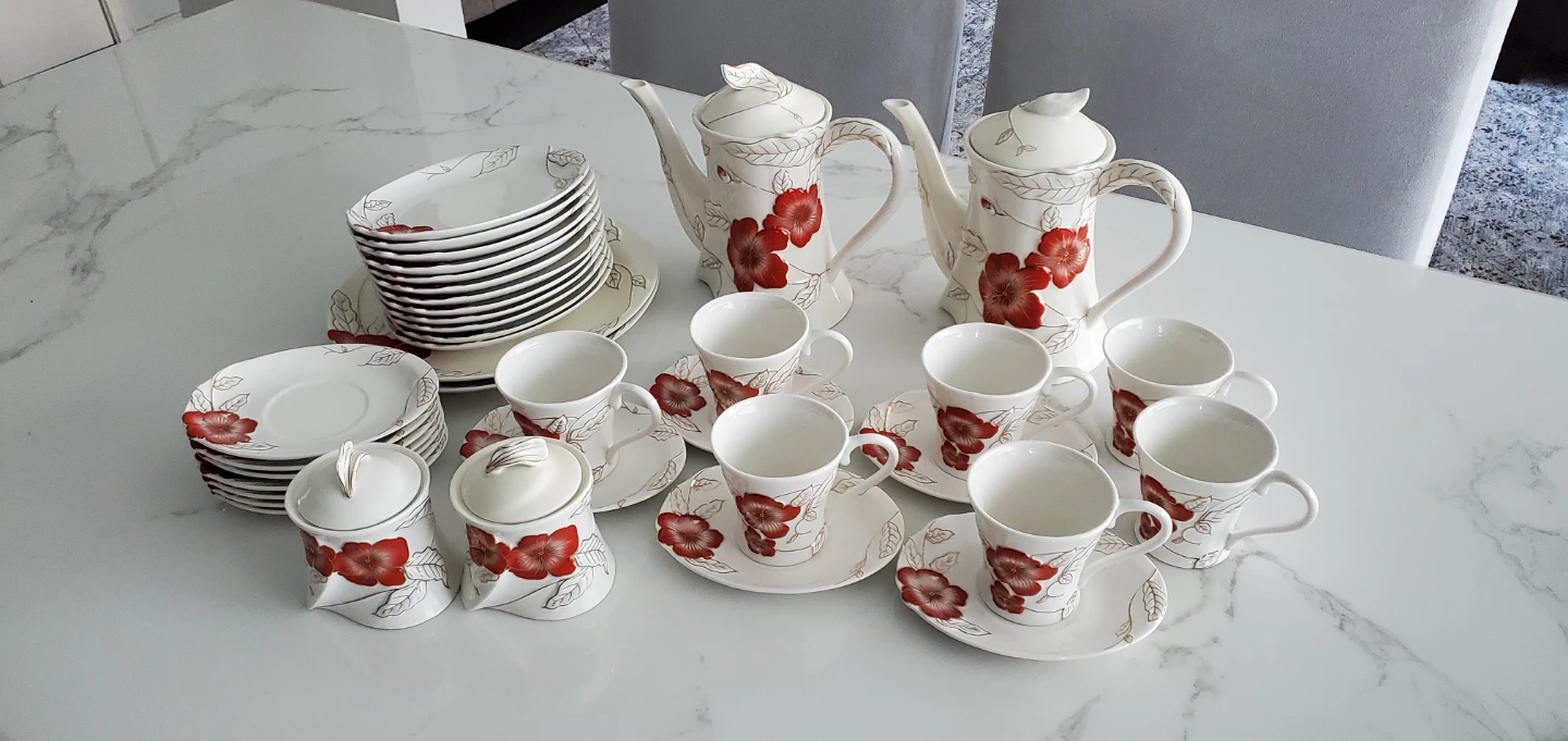 42 Piece Tea Set