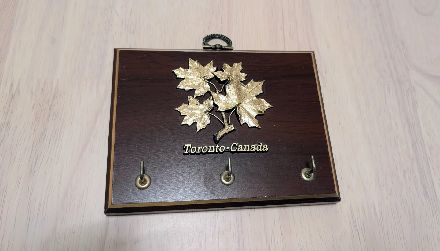 Toronto-Canada Key Holder with Maple Leaf Design