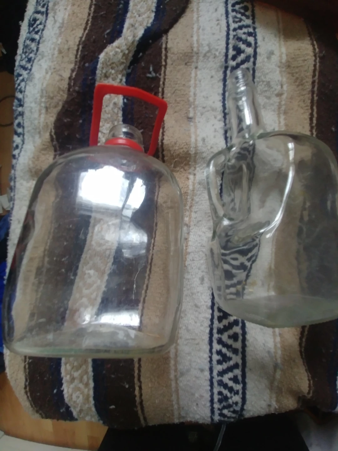 Glass Jugs 1 water & 1 liqour with Handles - photo 3