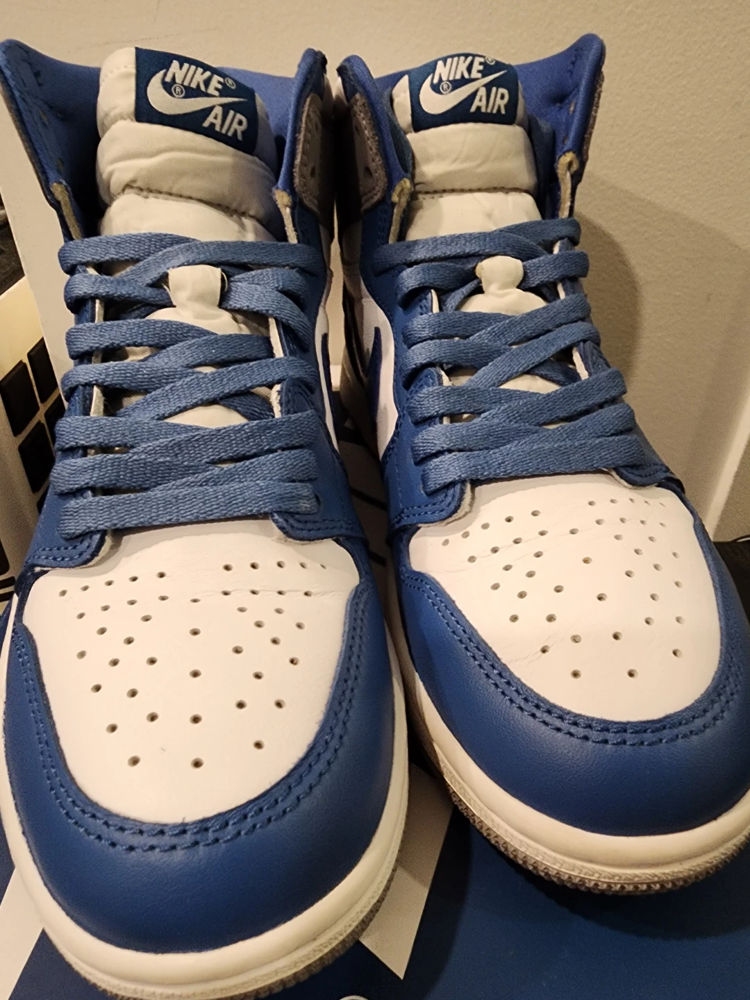 Pre owned/used Nike Air Jordan 1 High OG - True Blue - photo 3